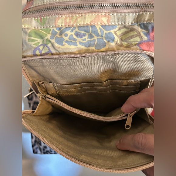 Fossil floral Crossbody - Picture 3 of 14